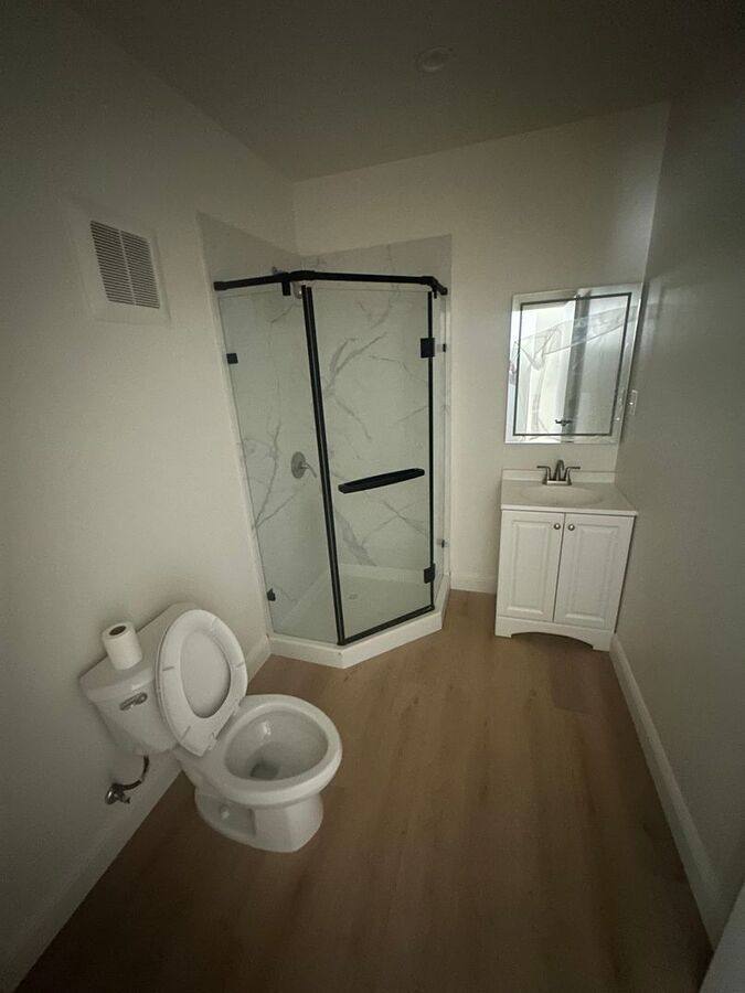 Apartment for rent at 6616 Telegraph Ave #2, Oakland, CA 94609