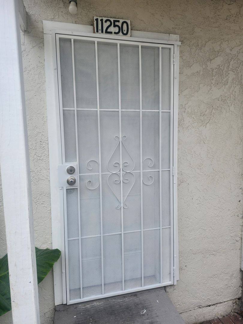 Apartment for rent at 11254 Nardo St, Ventura, CA 93004