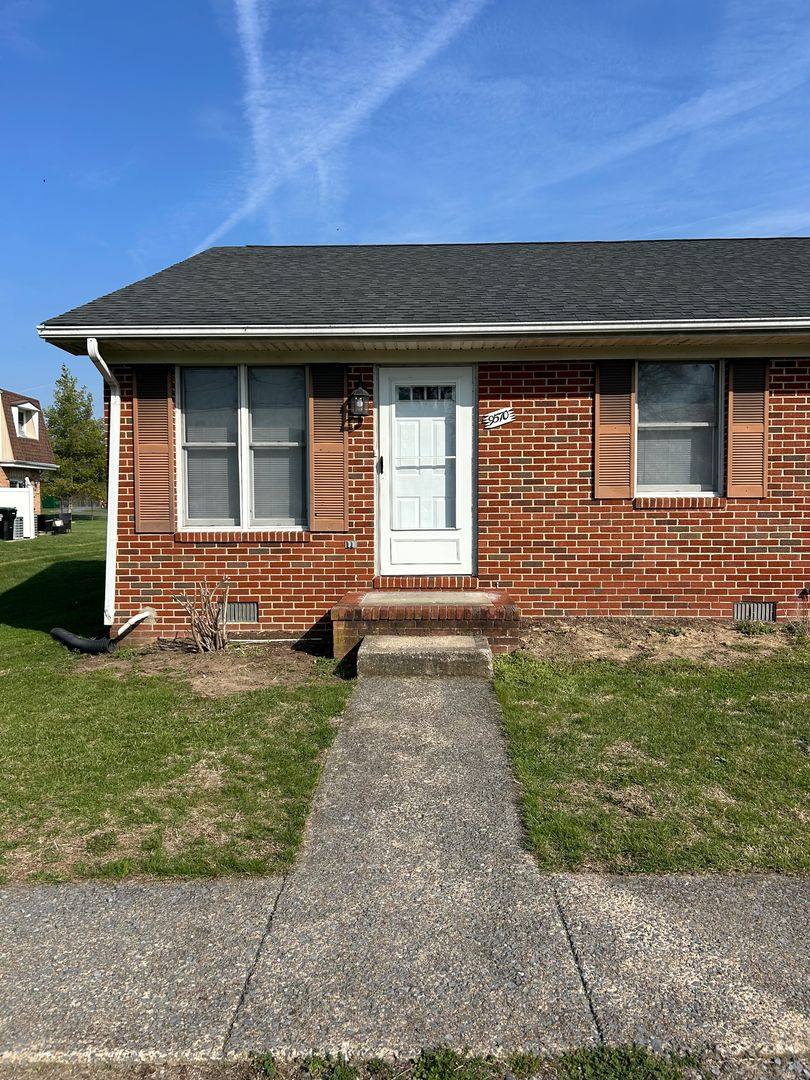 Townhouse for rent at 9570 Shenandoah Dr, Edinburg, VA 22824