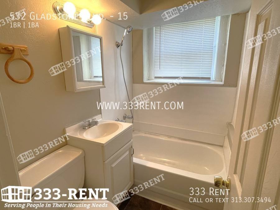 Apartment for rent at 532 Gladstone Blvd #15, Kansas City, MO 64124