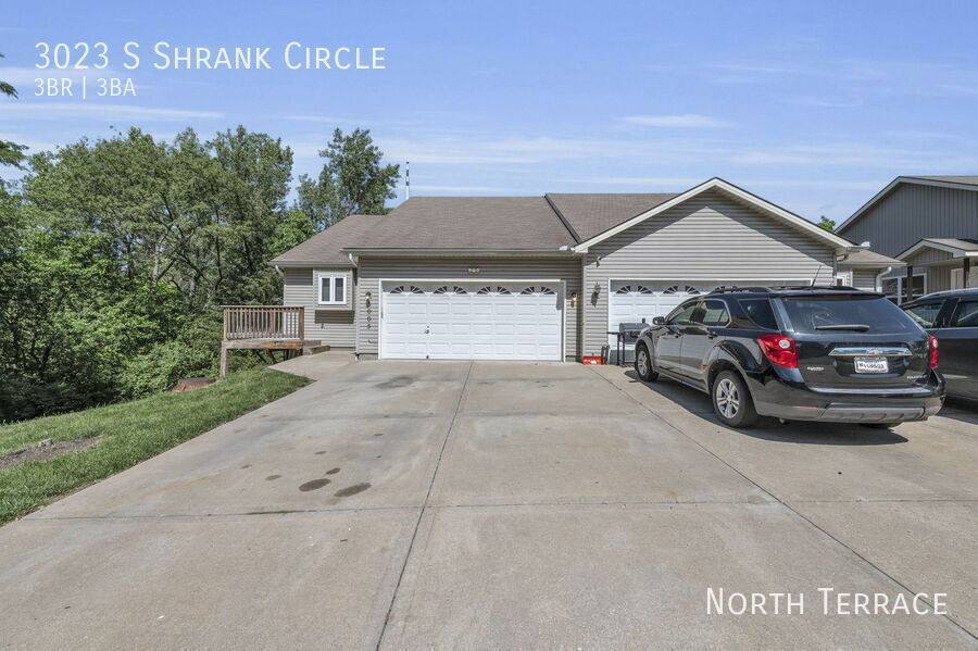 Townhouse for rent at 3023 S Shrank Circle, Independence, MO 64055