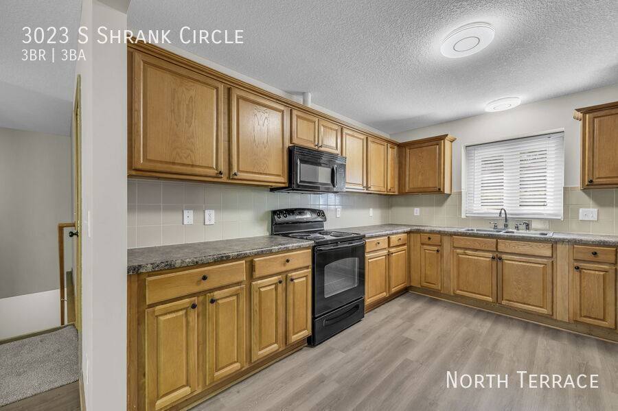 Townhouse for rent at 3023 S Shrank Circle, Independence, MO 64055