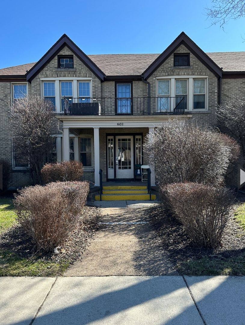 Apartment for rent at 601 Colvin Ave, Buffalo, NY 14216
