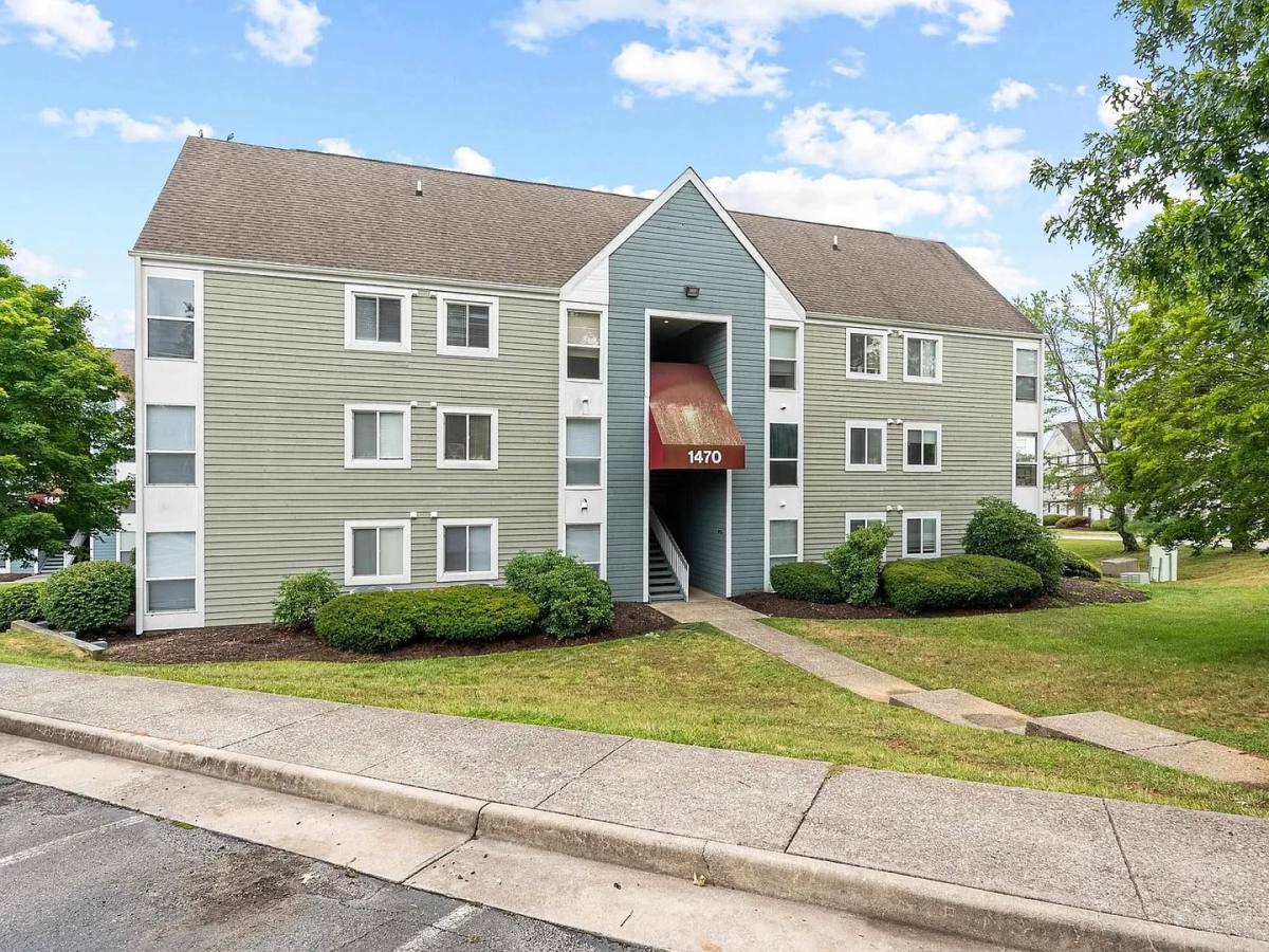 Apartment for rent at 1470 Seneca Dr, Blacksburg, VA 24060