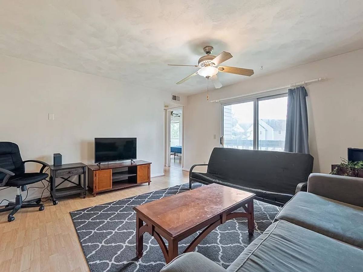 Apartment for rent at 1470 Seneca Dr, Blacksburg, VA 24060