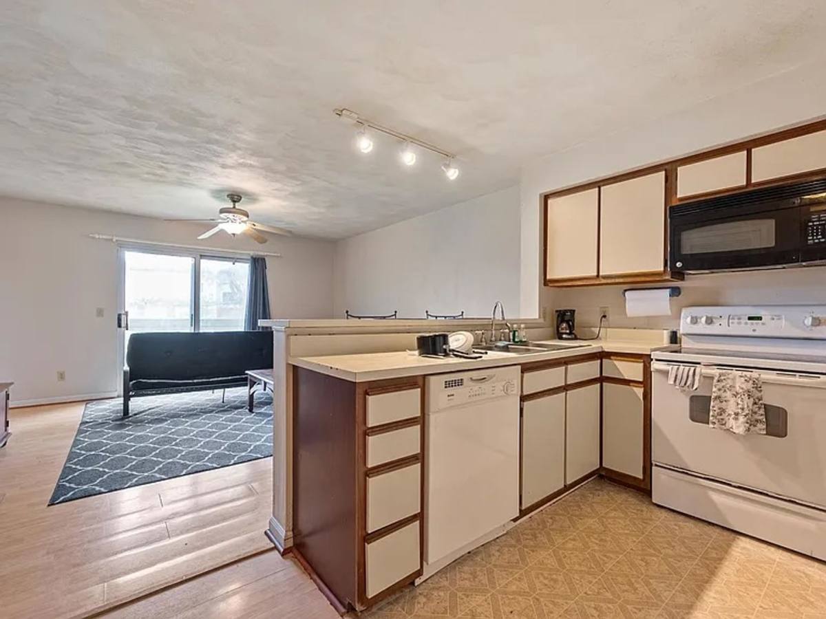 Apartment for rent at 1470 Seneca Dr, Blacksburg, VA 24060
