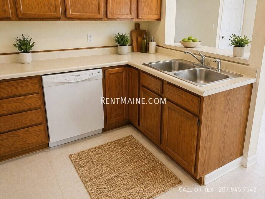 Apartment for rent at 45 Valley View Lane #C, Bangor, ME 04401