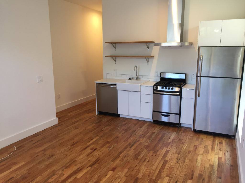 Apartment for rent at 132 N Alvarado St, Los Angeles, CA 90026