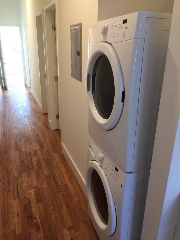 Apartment for rent at 132 N Alvarado St, Los Angeles, CA 90026