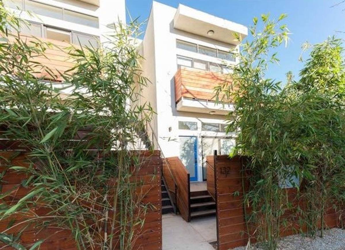 Apartment for rent at 132 N Alvarado St, Los Angeles, CA 90026