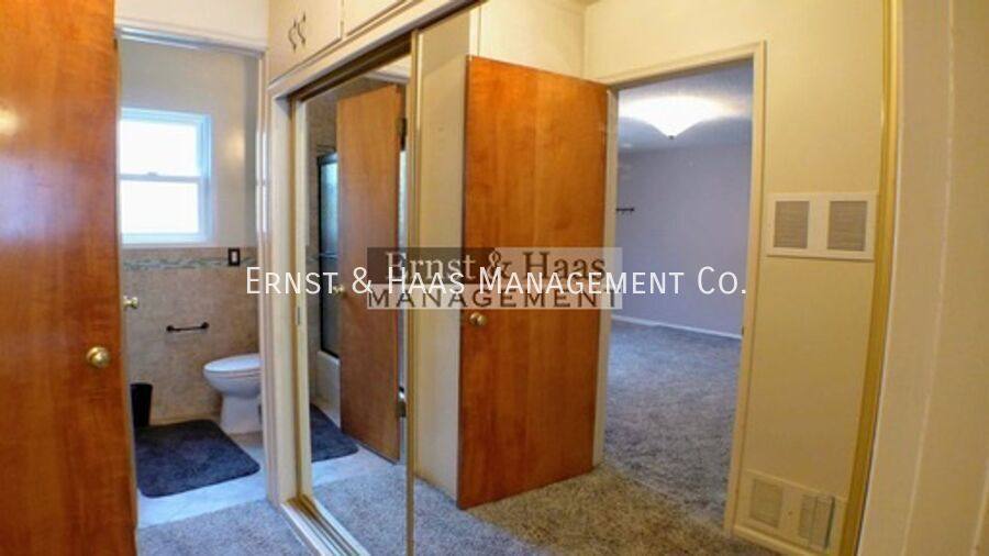 Apartment for rent at 640 E Carson St #5, Long Beach, CA 90807