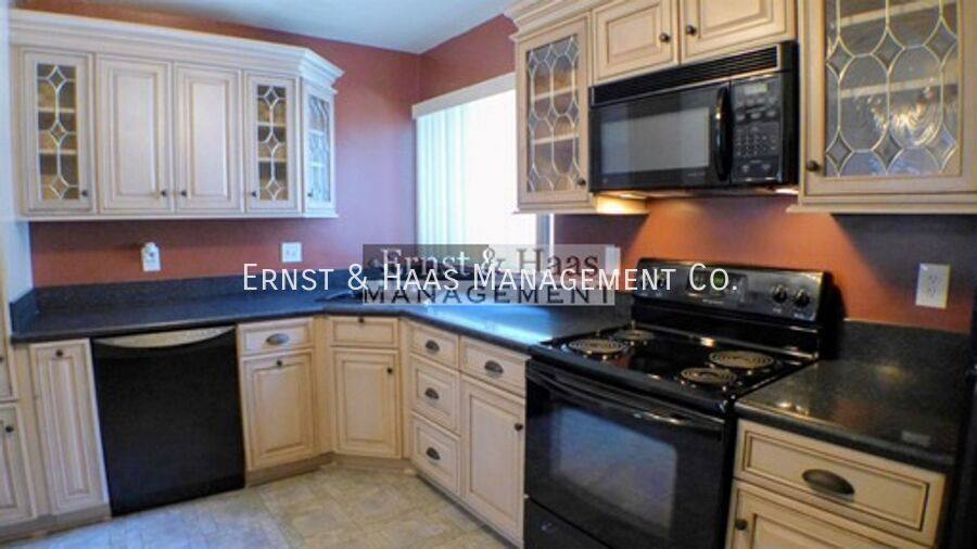 Apartment for rent at 640 E Carson St #5, Long Beach, CA 90807