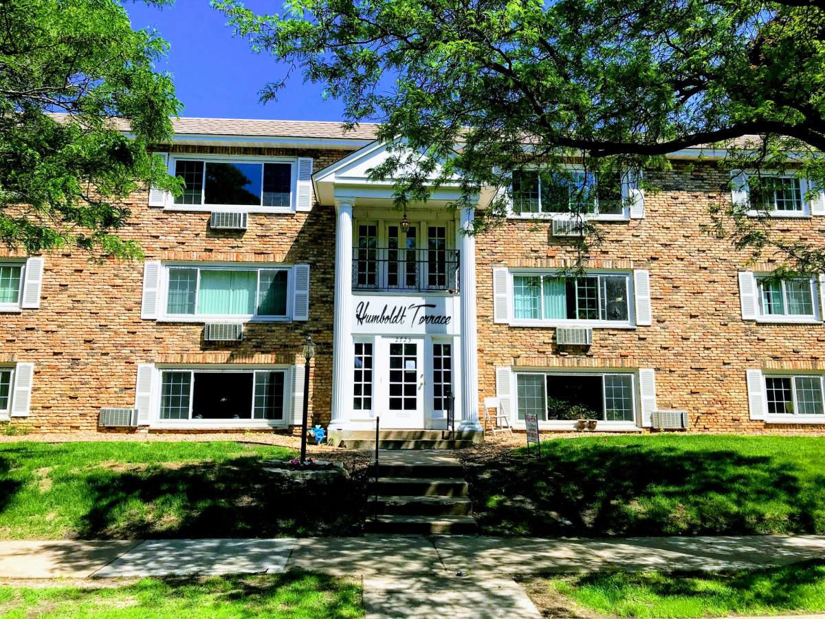 Apartment for rent at 2725 Humboldt Ave S, Minneapolis, MN 55408