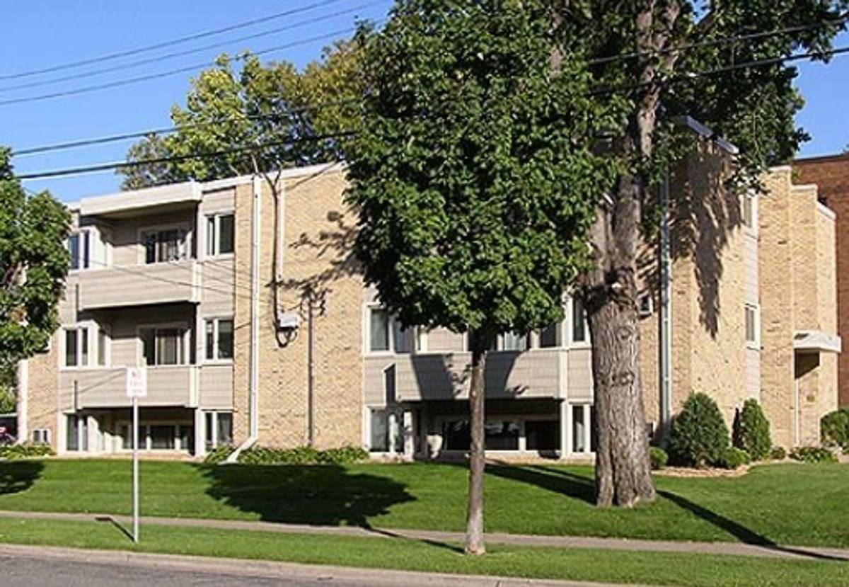 Apartment for rent at 701 University Ave SE, Minneapolis, MN 55414