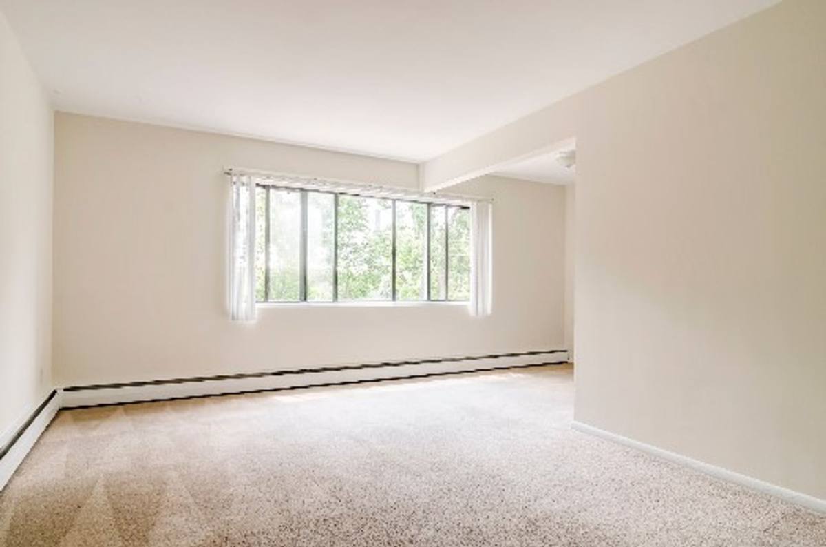 Apartment for rent at 701 University Ave SE, Minneapolis, MN 55414