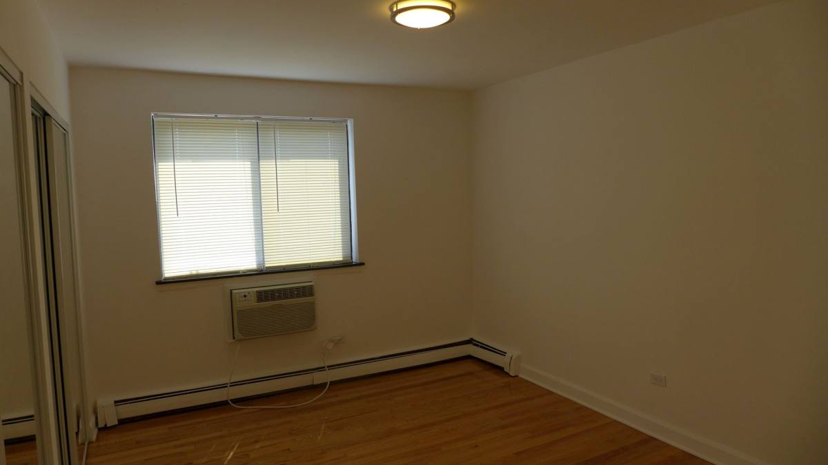 Apartment for rent at 5250 N Sheridan Rd, Chicago, IL 60640