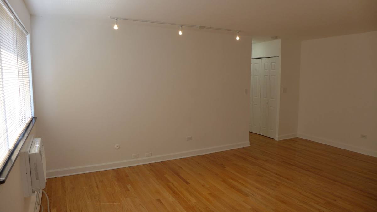 Apartment for rent at 5250 N Sheridan Rd, Chicago, IL 60640