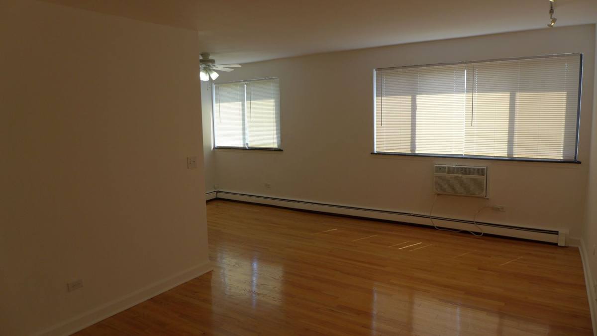 Apartment for rent at 5250 N Sheridan Rd, Chicago, IL 60640