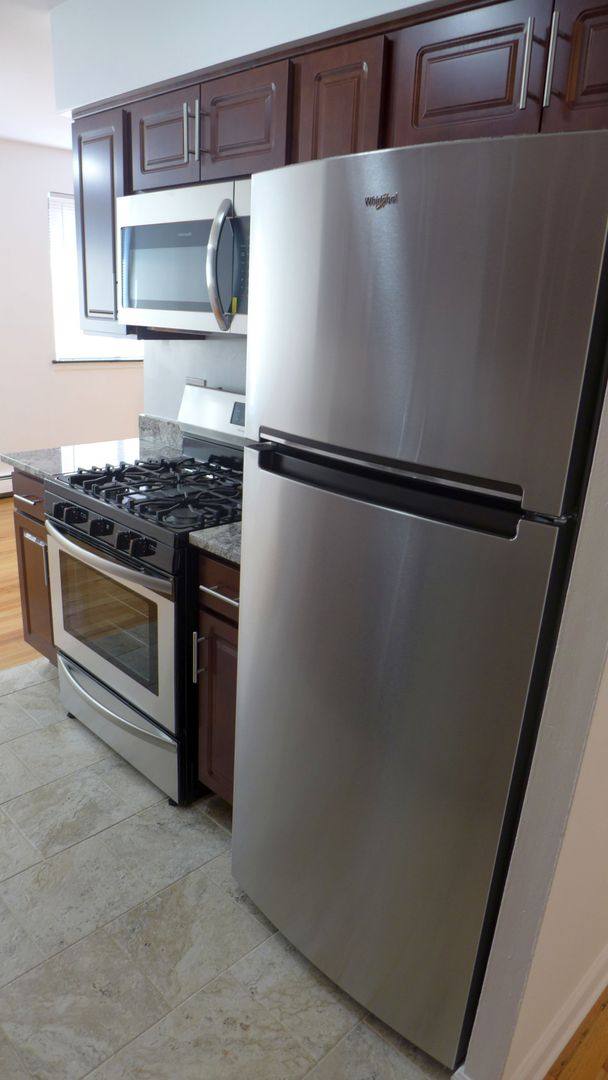 Apartment for rent at 5250 N Sheridan Rd, Chicago, IL 60640