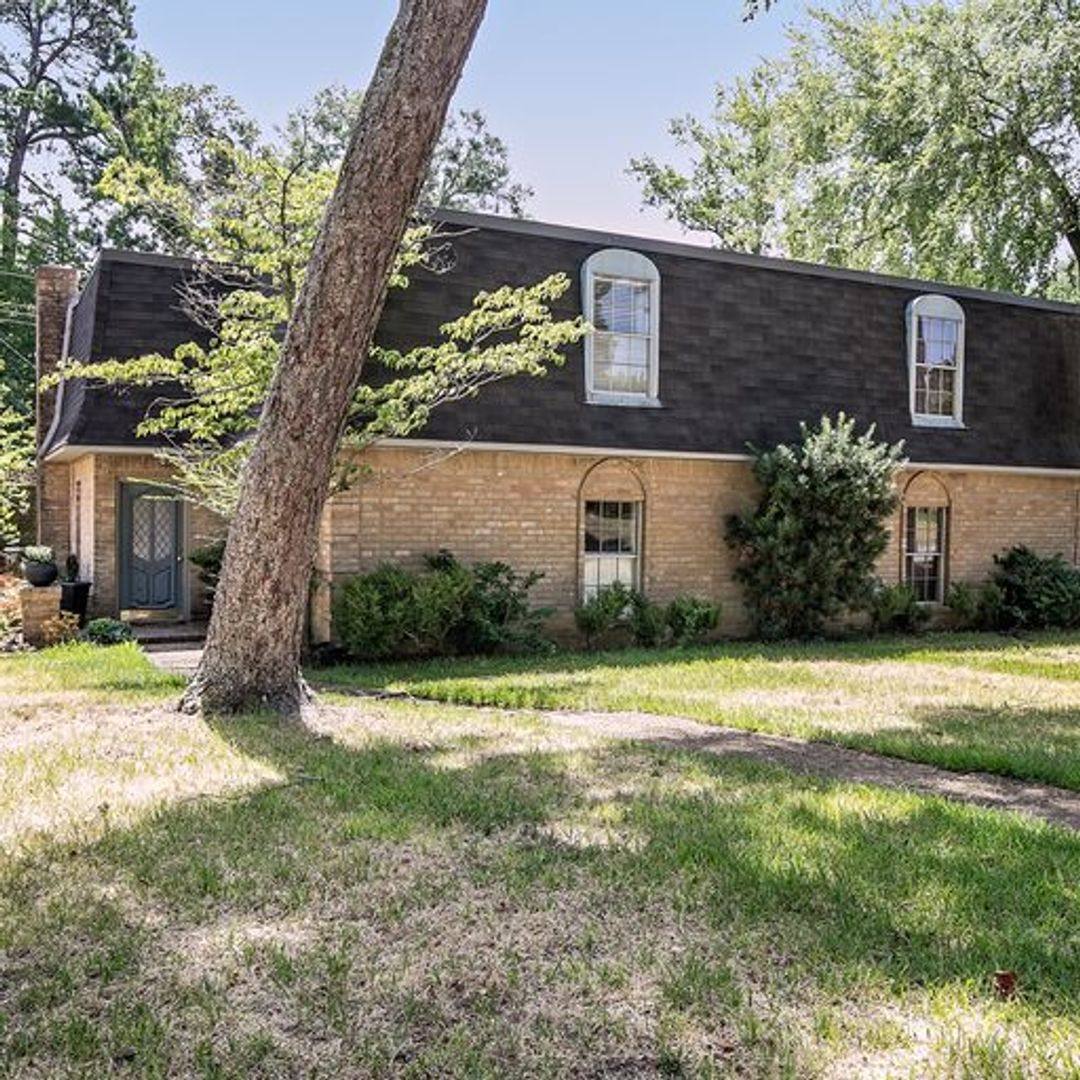 Apartment for rent at 3712 3714 Colony Park Dr, Tyler, TX 75701