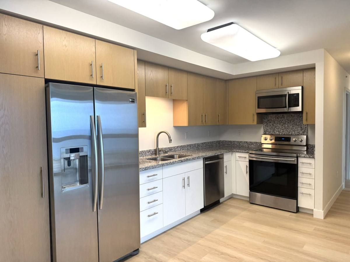 Apartment for rent at 988 Halekauwila St, Honolulu, HI 96814