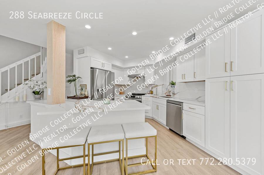 Townhouse for rent at 288 Seabreeze Circle, Jupiter, FL 33477