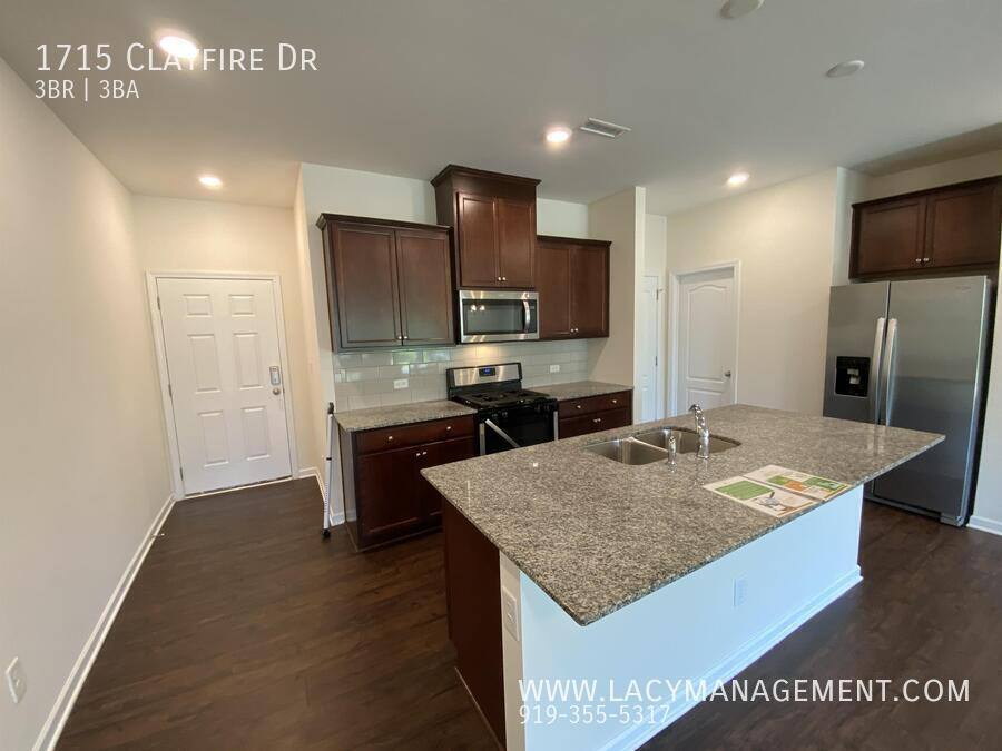 Townhouse for rent at 1715 Clayfire Dr, Cary, NC 27519