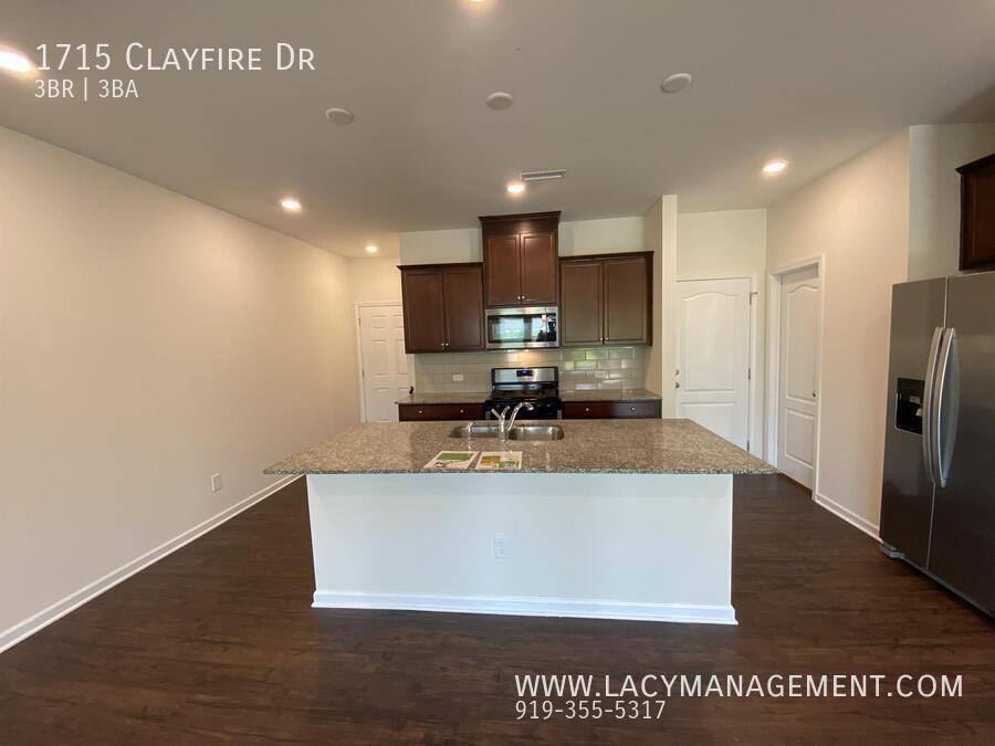 Townhouse for rent at 1715 Clayfire Dr, Cary, NC 27519
