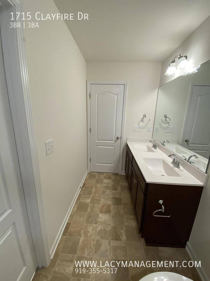 Townhouse for rent at 1715 Clayfire Dr, Cary, NC 27519