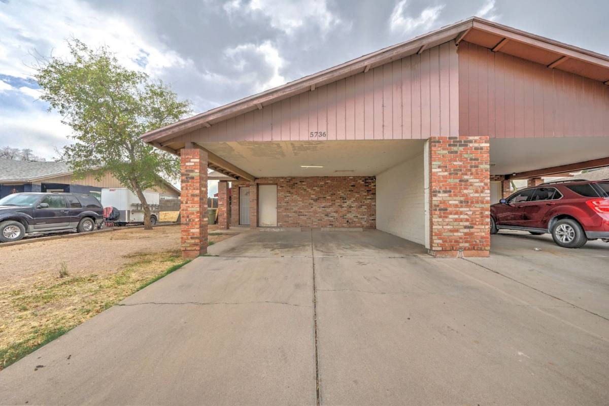 House for rent at 5736 N 68th Dr, Glendale, AZ 85303