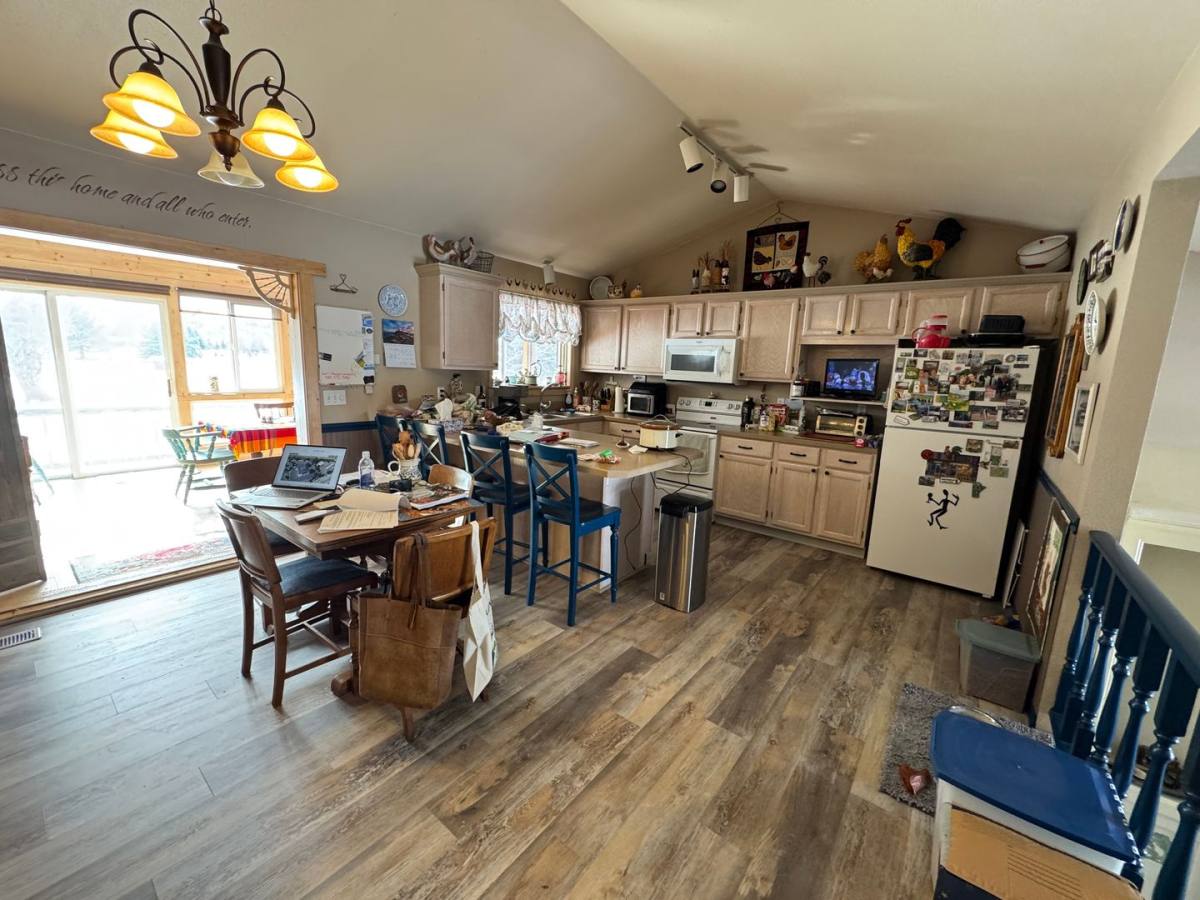 82 Stillwater Dr, Absarokee, MT 59001 - House for Rent - Image 2