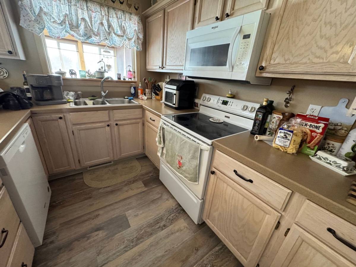 82 Stillwater Dr, Absarokee, MT 59001 - House for Rent - Image 5