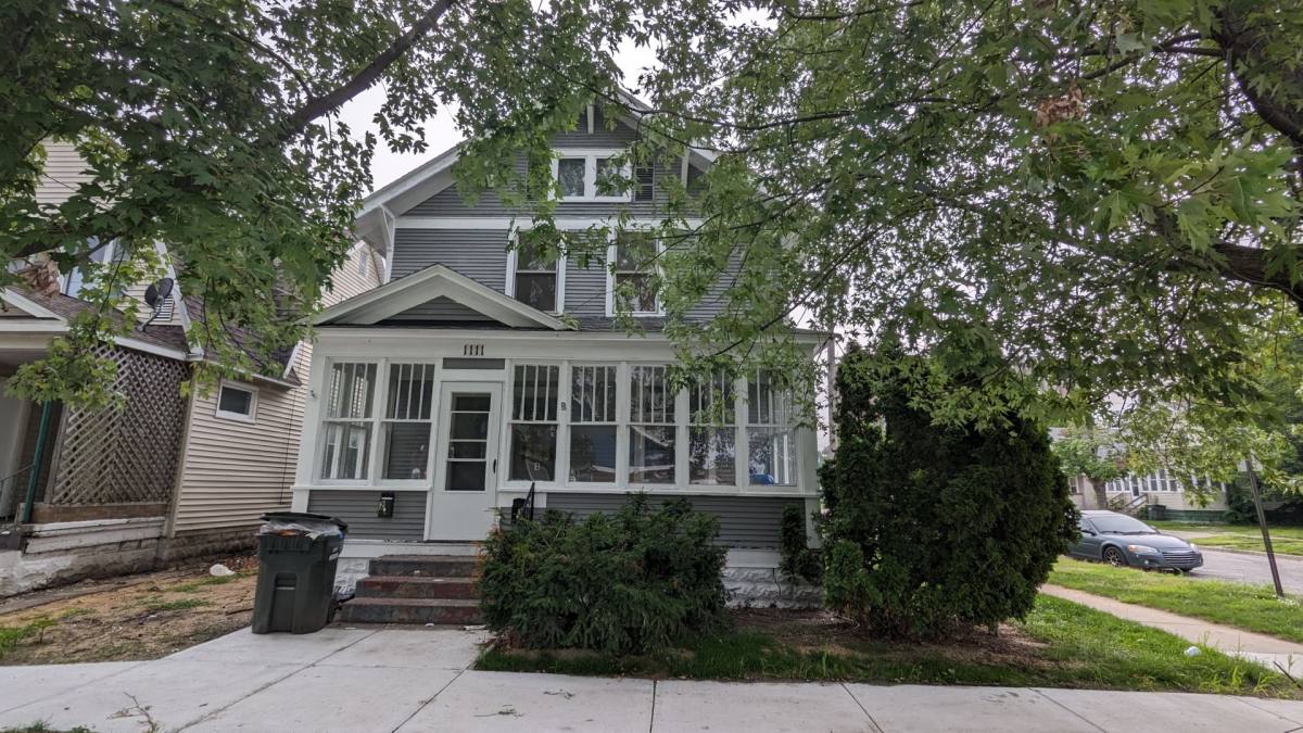 Apartment for rent at 1111 Sanford St, Muskegon, MI 49441