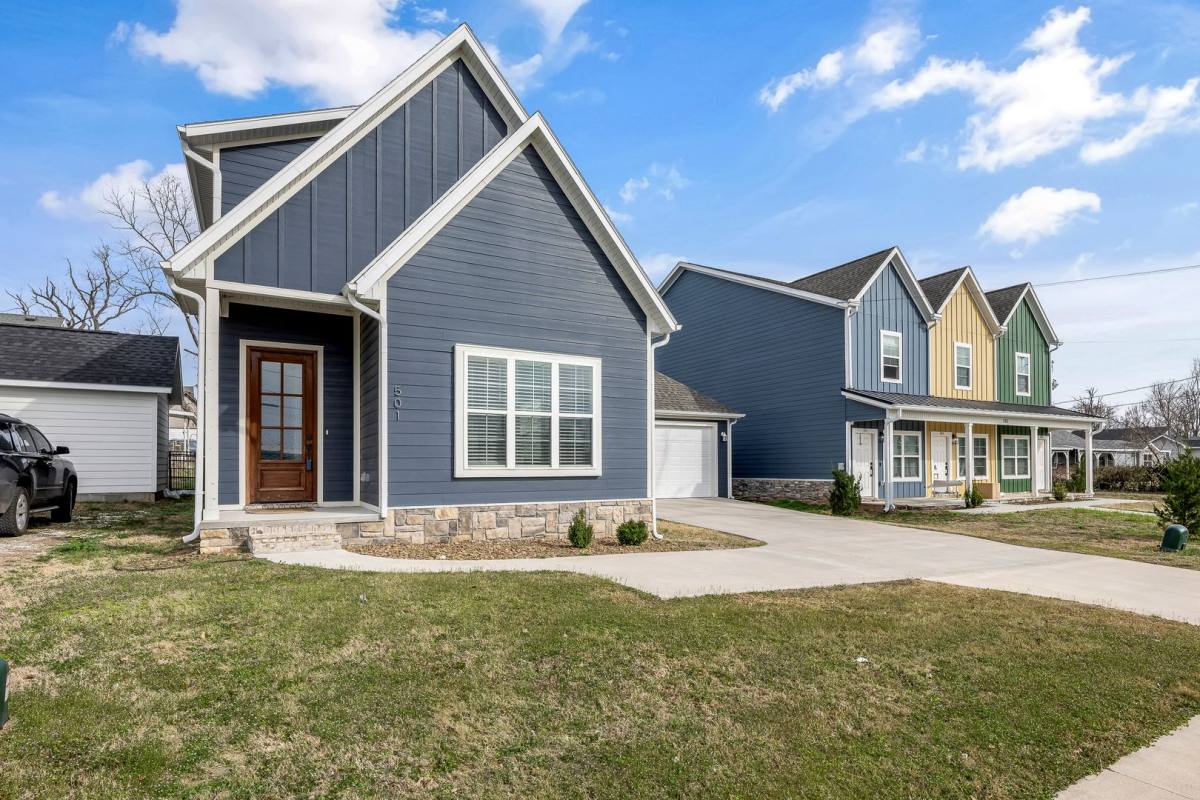 House for rent at 501 S 7th St, Rogers, AR 72756