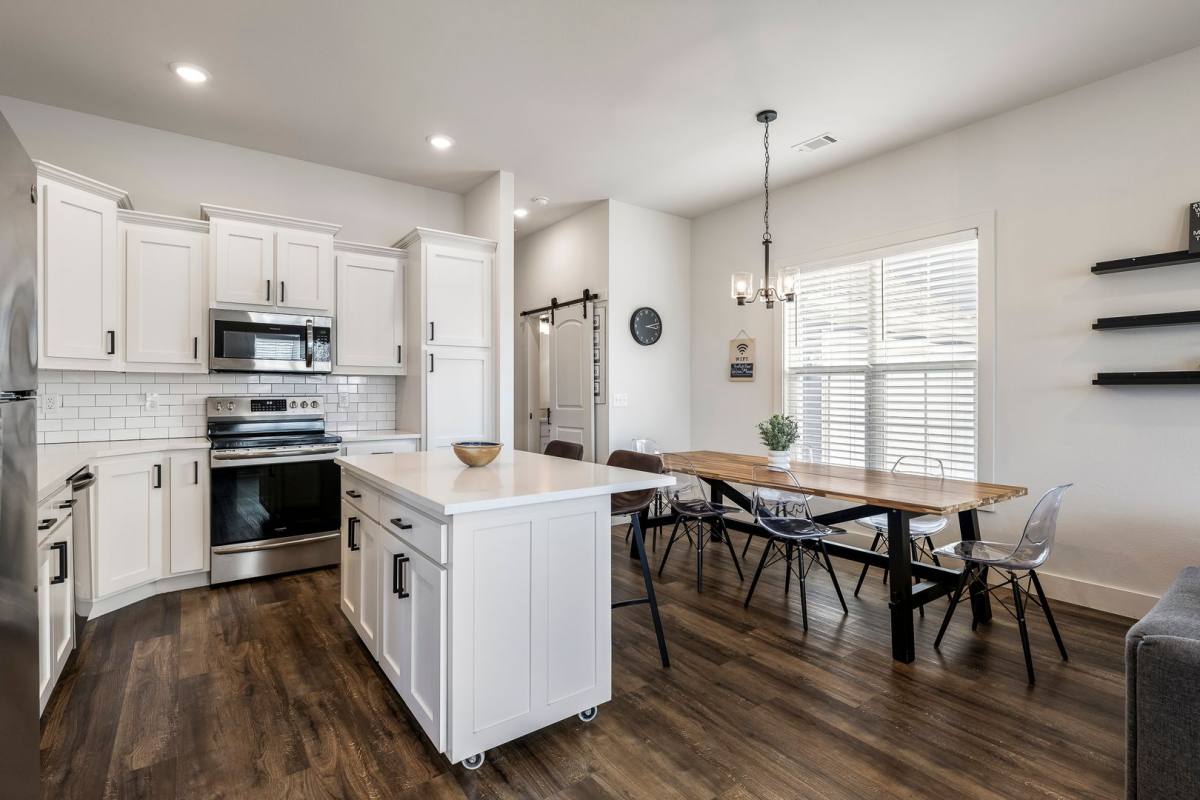 House for rent at 501 S 7th St, Rogers, AR 72756