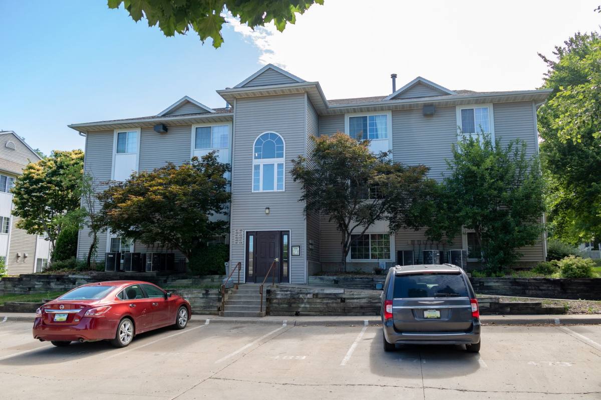 Apartment for rent at 457-479 S Scott Blvd, Iowa City, IA 52245