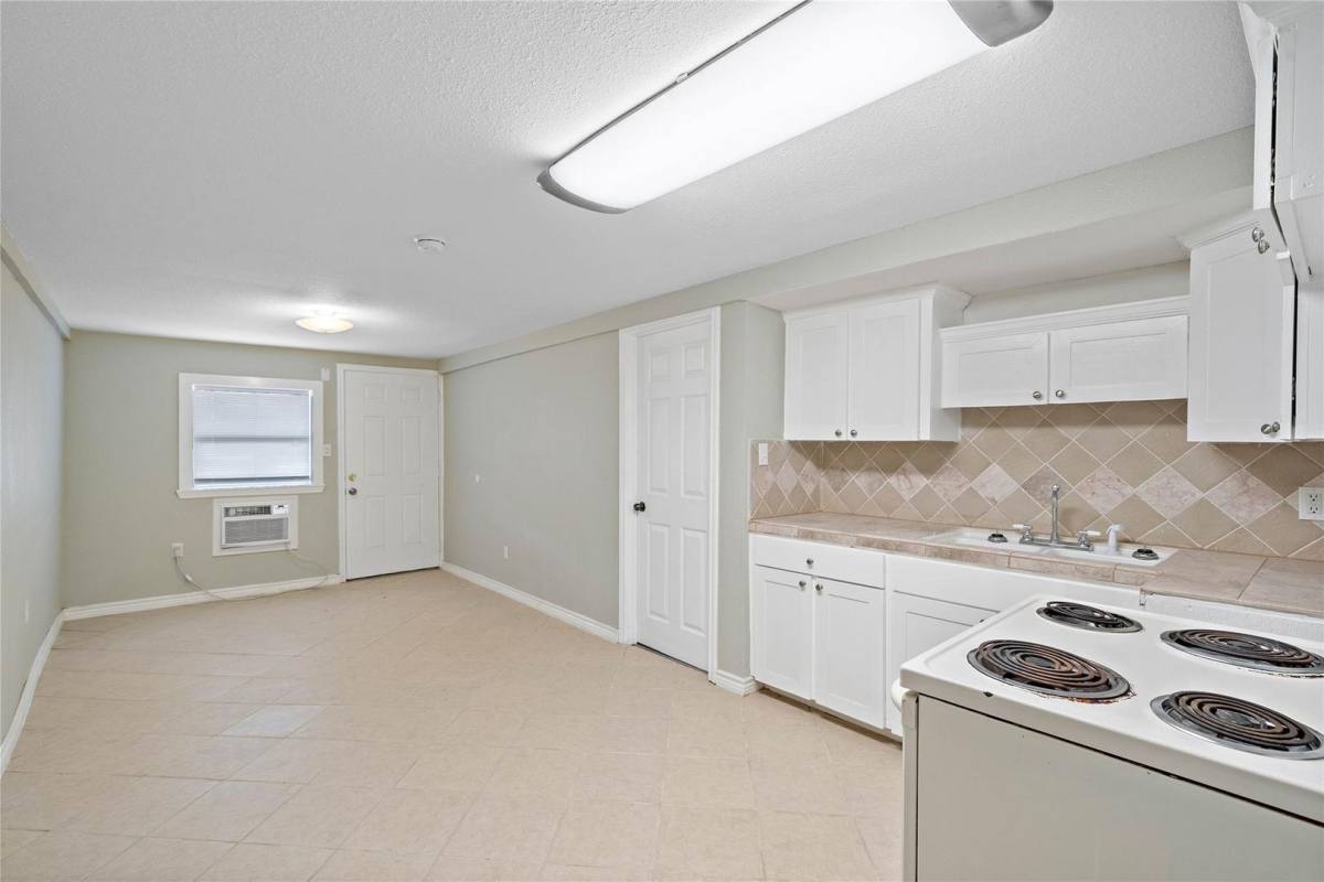 House for rent at 5501 Menard Ave Down, Galveston, TX 77551