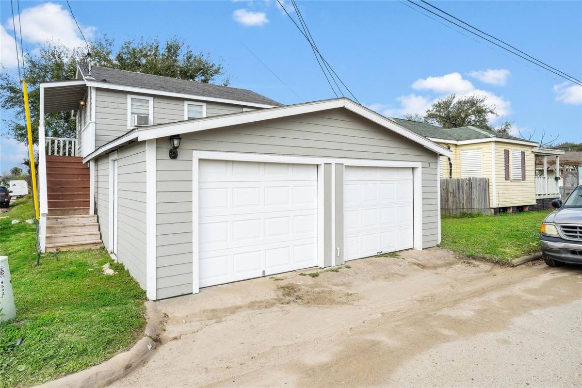 House for rent at 5501 Menard Ave Down, Galveston, TX 77551
