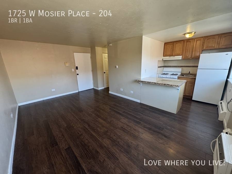 Apartment for rent at 1725 W Mosier Place #204, Denver, CO 80223