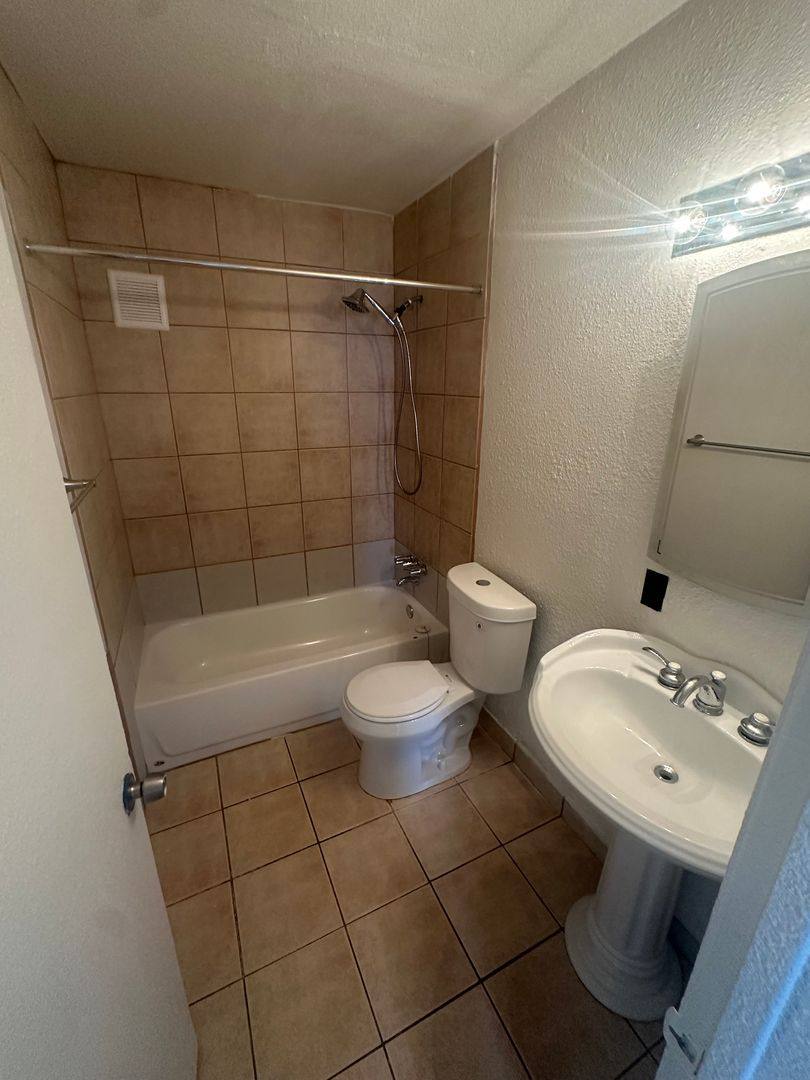 Apartment for rent at 6316 Casada Way, Las Vegas, NV 89107