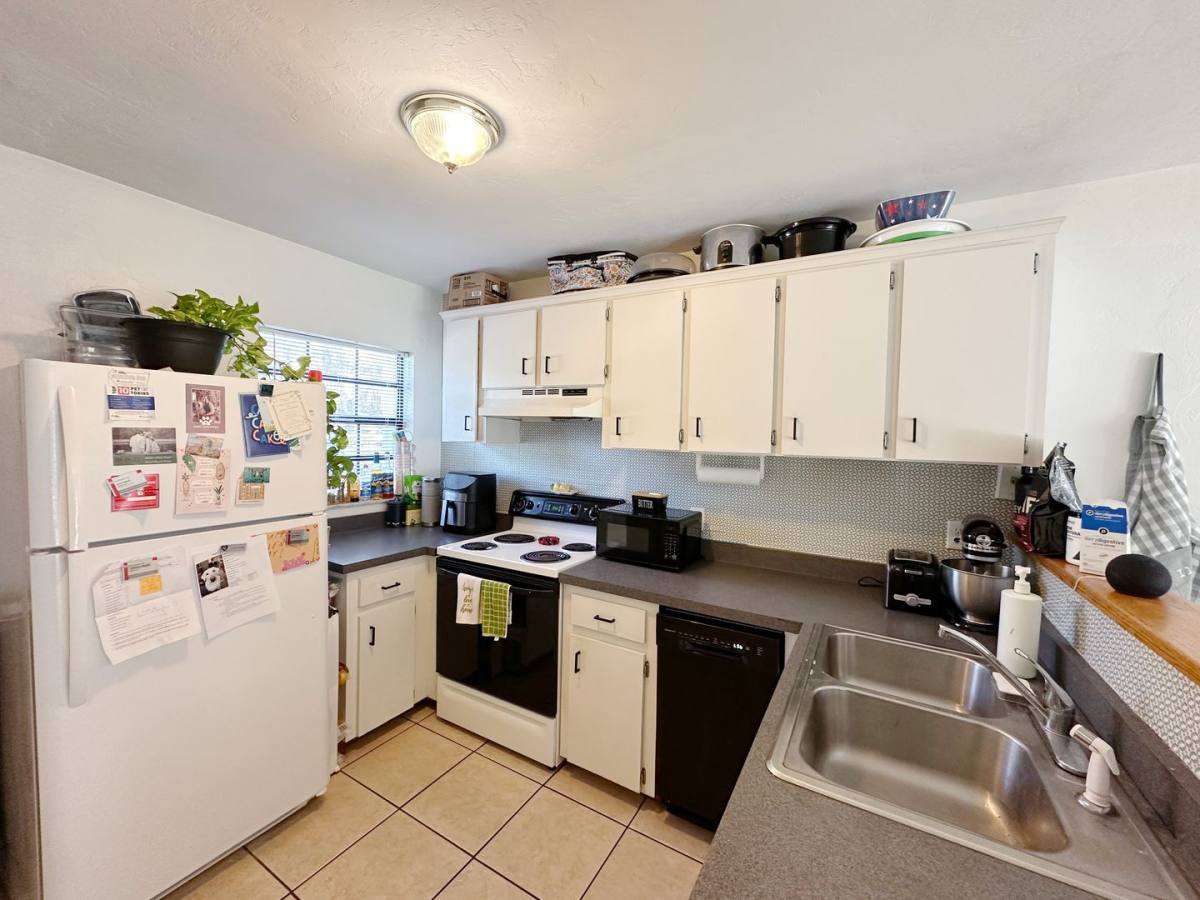 Townhouse for rent at 301 NW 13th Ave #5, Gainesville, FL 32601