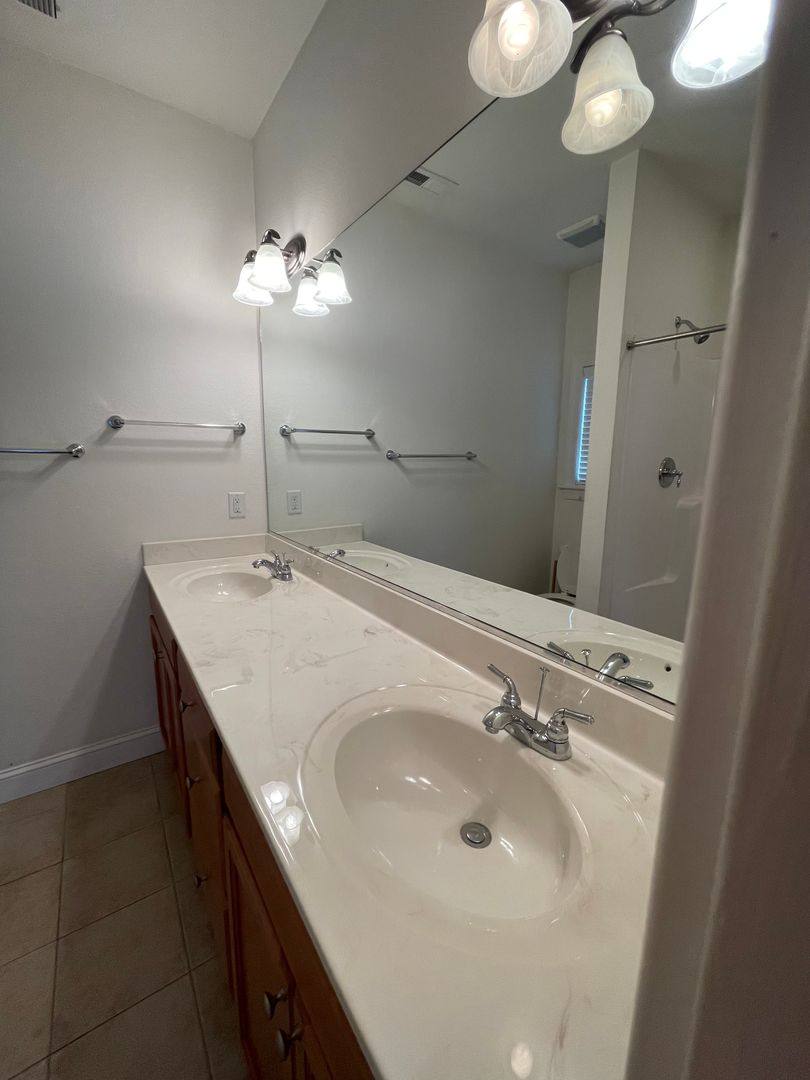 House for rent at 605 Viccars Lane, Manteo, NC 27954