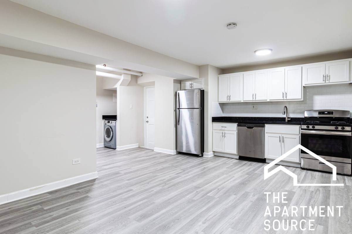 Apartment for rent at 732 W Roscoe St #NGA, Chicago, IL 60657