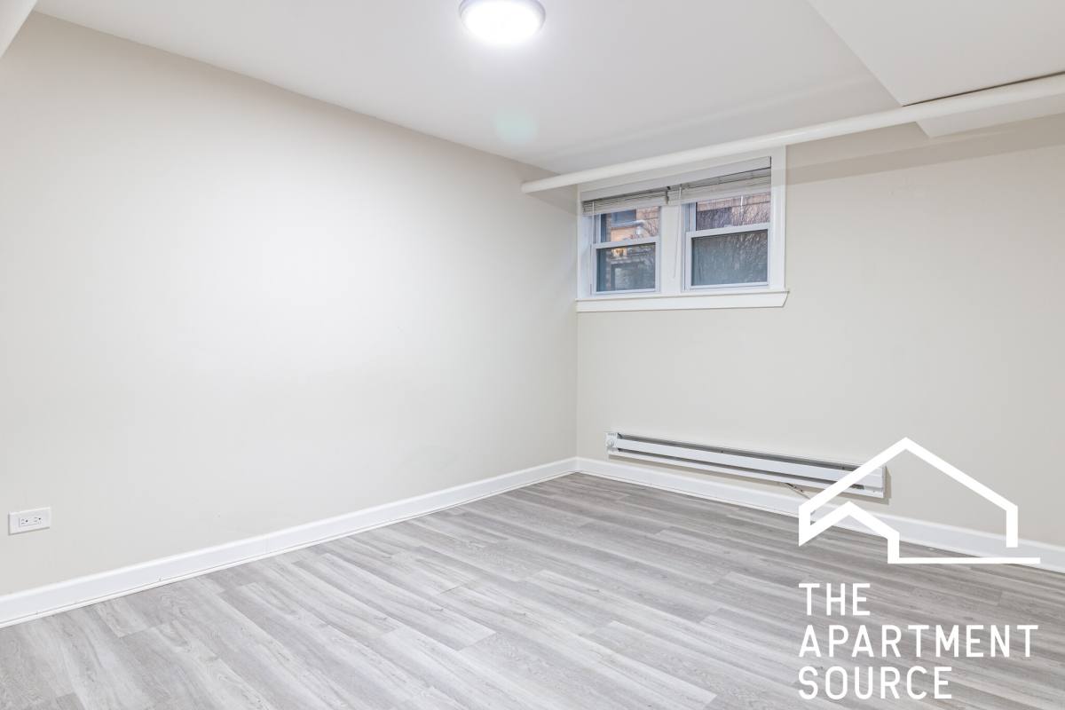 Apartment for rent at 732 W Roscoe St #NGA, Chicago, IL 60657