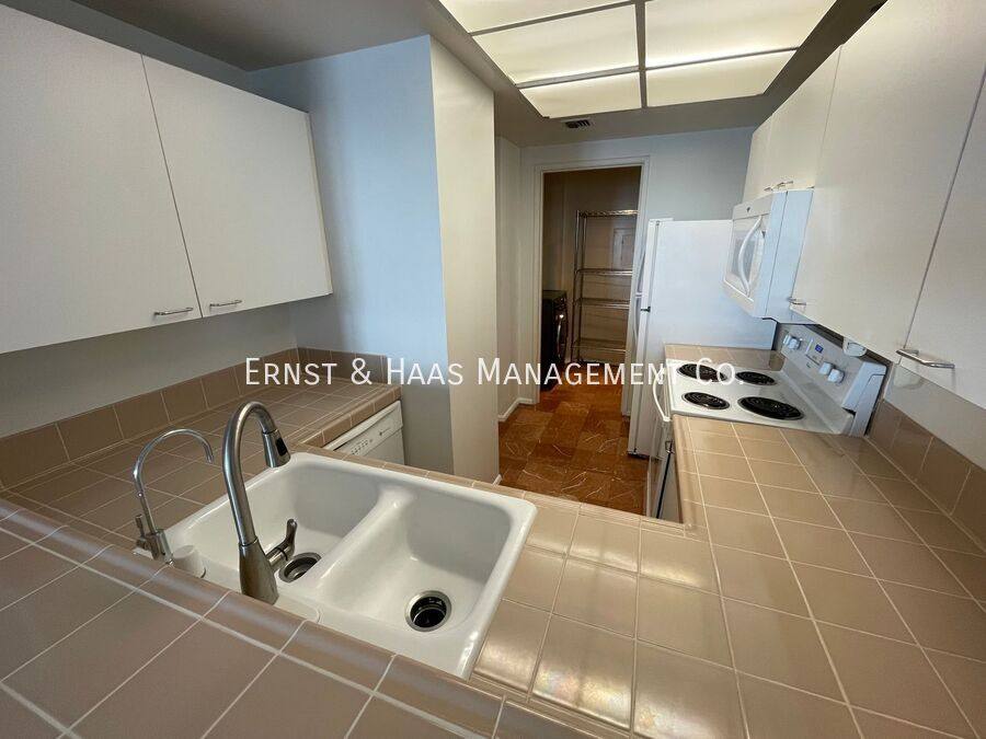 Condo for rent at 525 E Seaside Way #1806, Long Beach, CA 90802