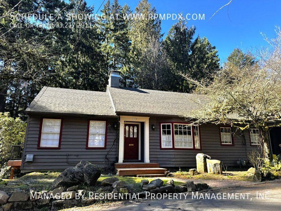 Townhouse for rent at 1938 SW Edgewood Rd, Portland, OR 97201