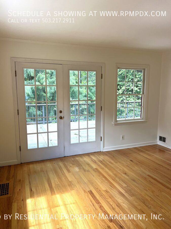Townhouse for rent at 1938 SW Edgewood Rd, Portland, OR 97201