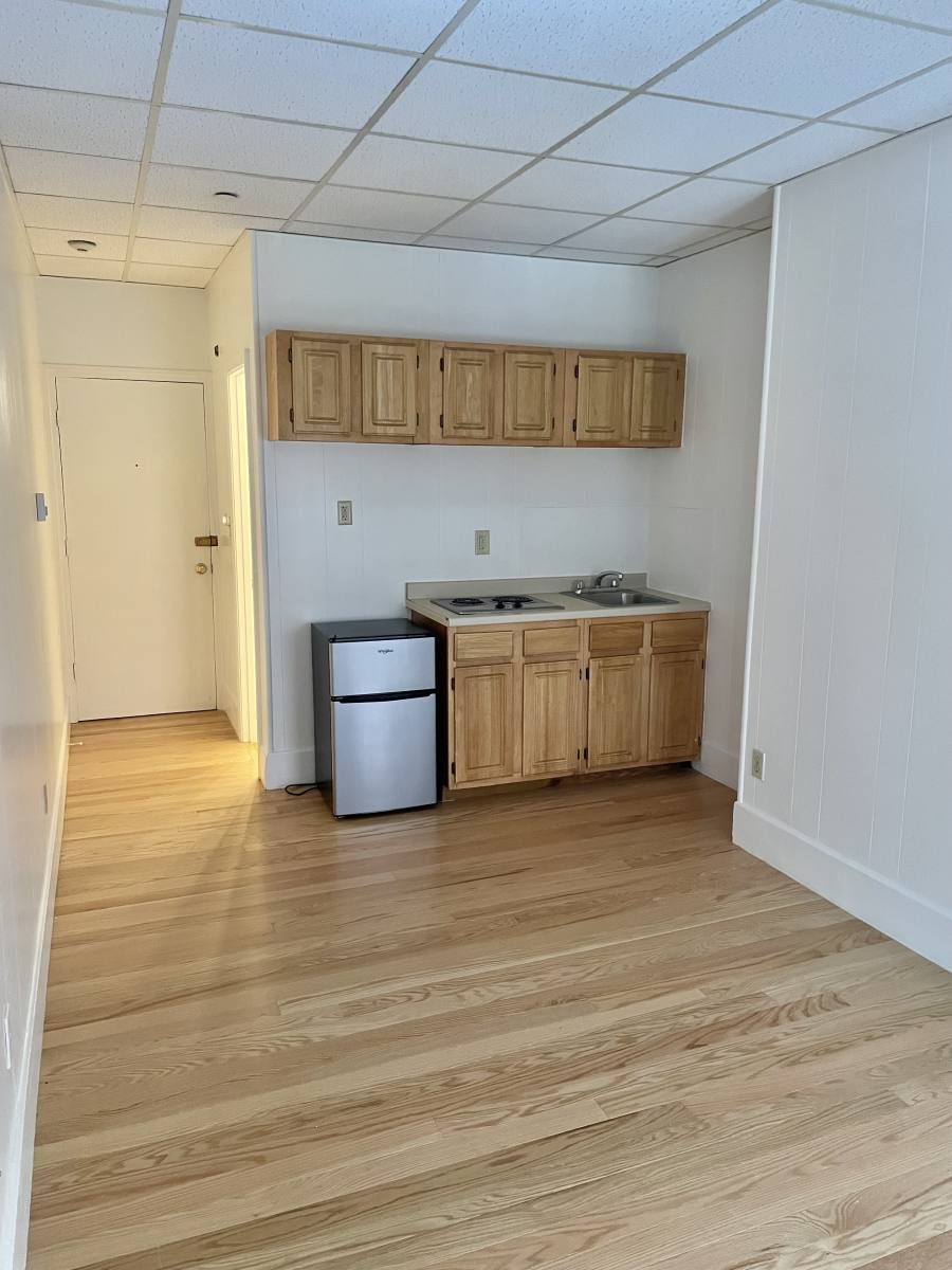 Apartment for rent at 272 Newbury St #2, Boston, MA 02116