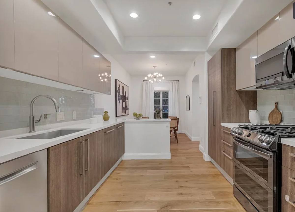Townhouse for rent at 851 N San Vicente Blvd, West Hollywood, CA 90069