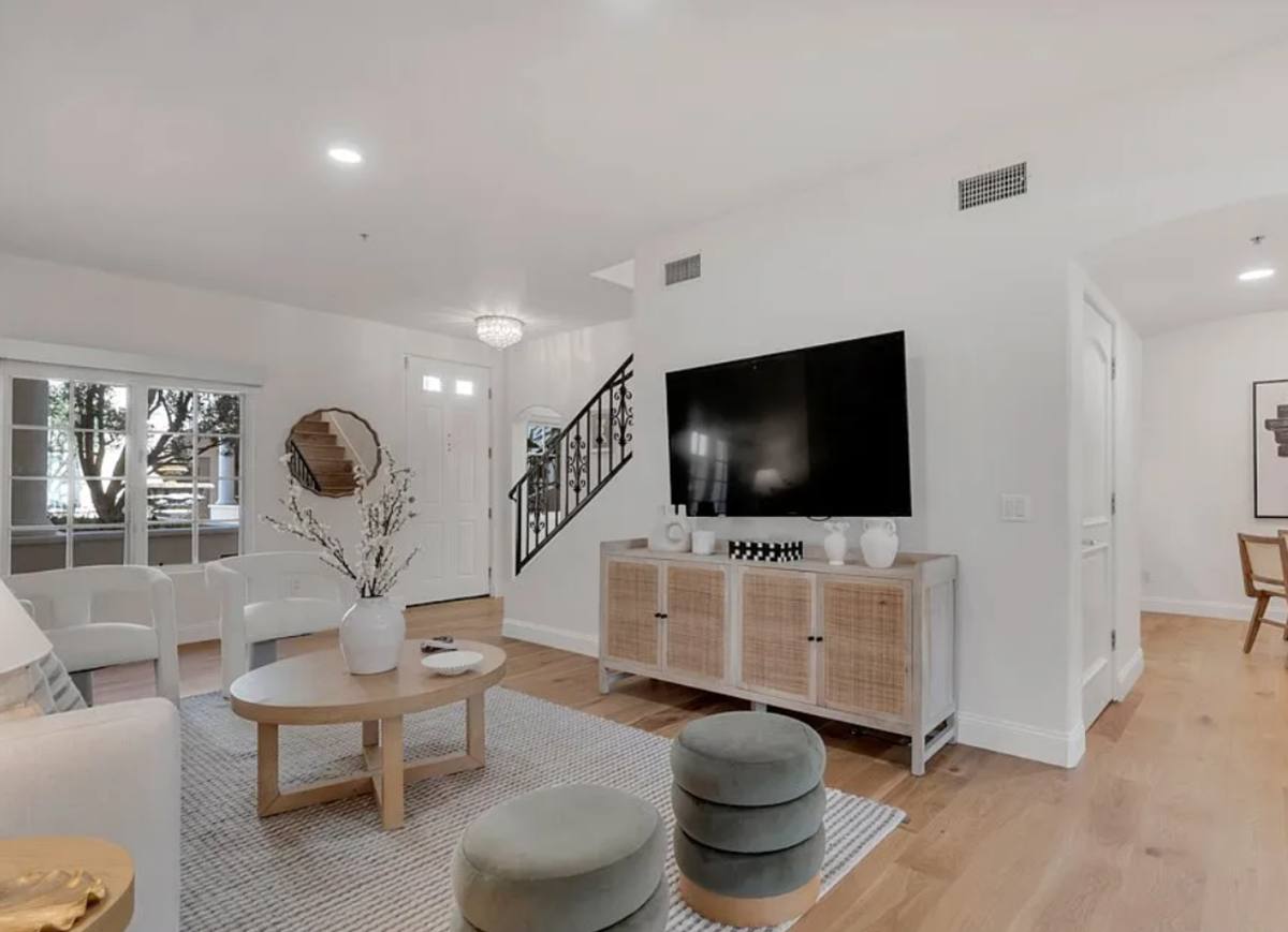 Townhouse for rent at 851 N San Vicente Blvd, West Hollywood, CA 90069